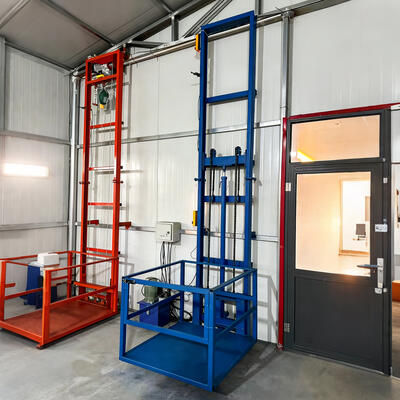Moderna piattaforma elevatrice idraulica, piccolo tavolo verticale per montaggio a parete